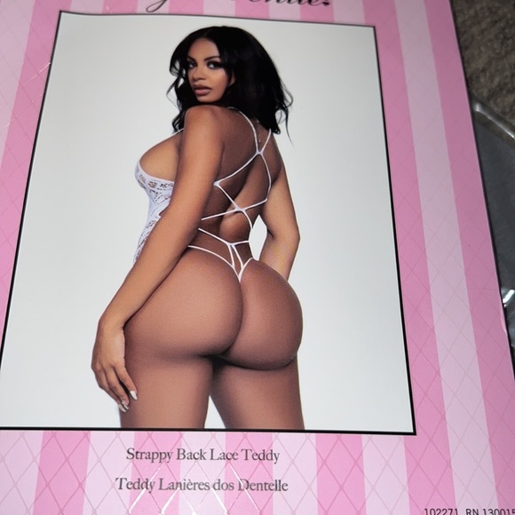 Leg Avenue Strappy Back Lace Teddy - Picture 3 of 4